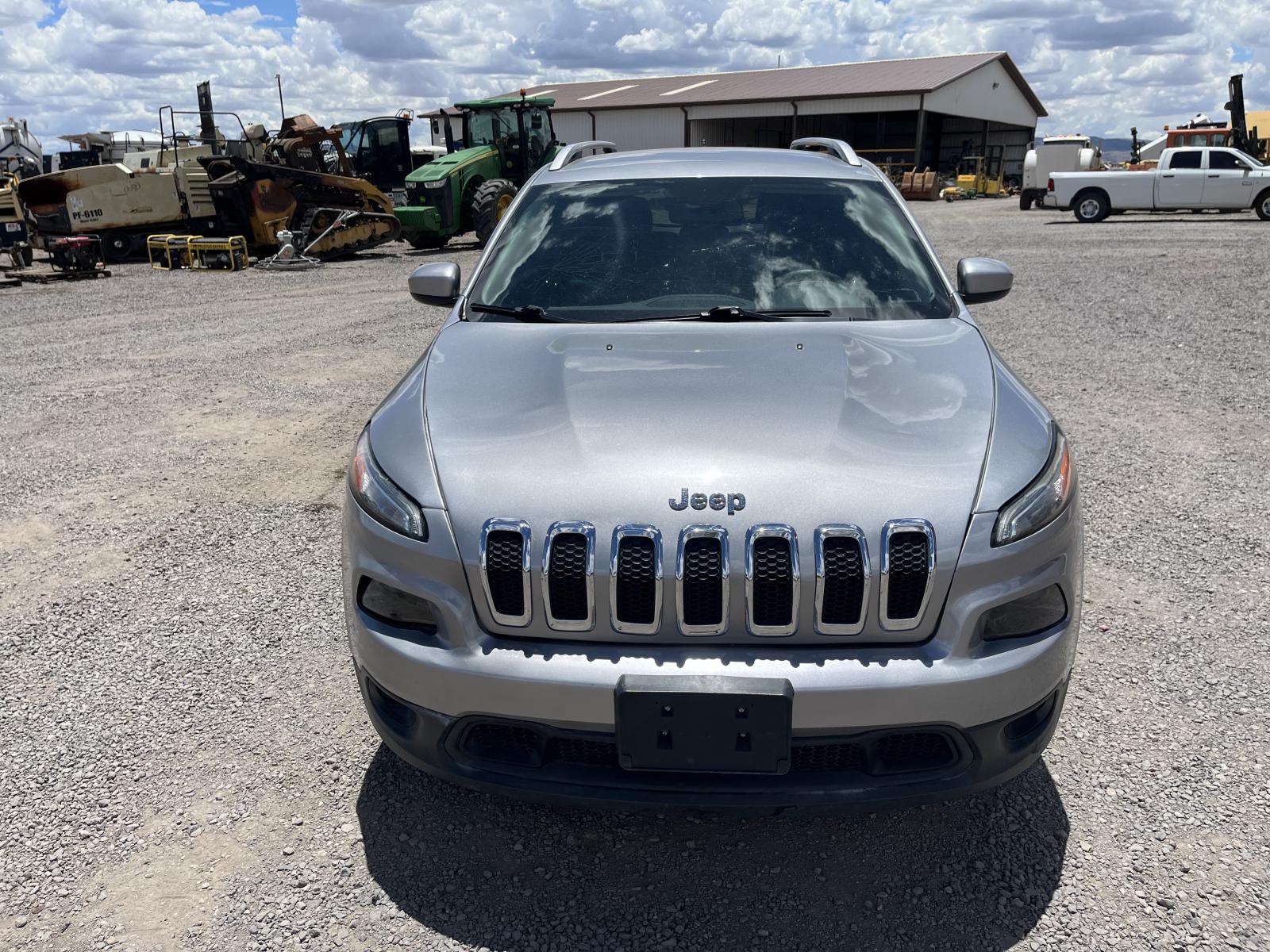 CAMIONETA JEEP CHEROKEE